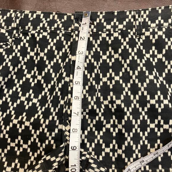 Gap Womens 10R Mid-Rise Black Geometric Print Shorts Cotton Preppy Summer‎ - Picture 11 of 13